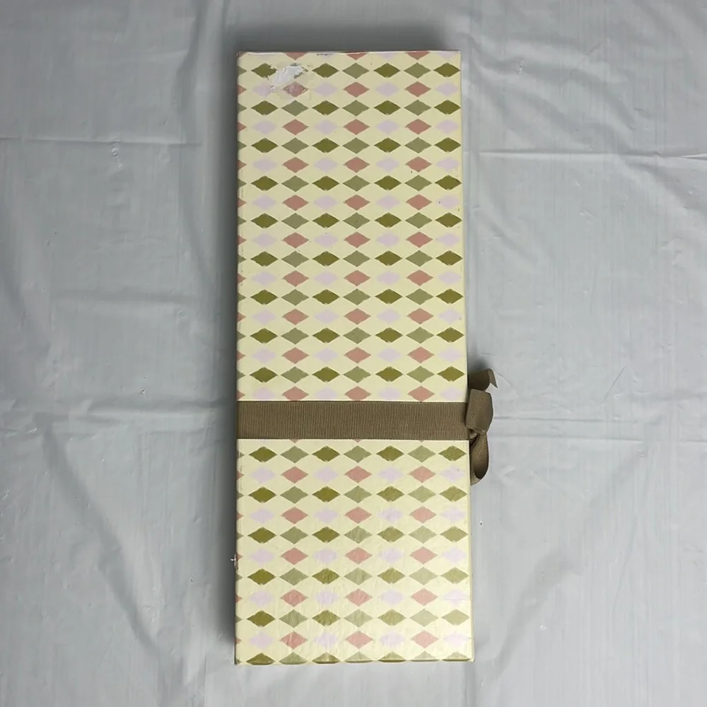 Padded scented hangers set of two ivory color bows New in Box elegant fancy